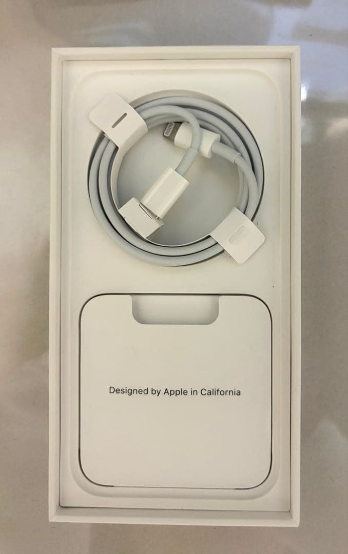 【美品】iPhone13 スターライト256GB