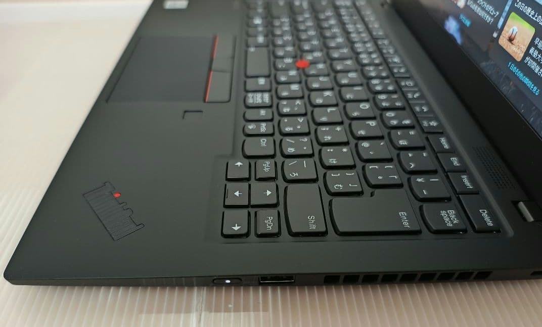 【美品】レノボ Thinkpad X1 Carbon gen8 i5