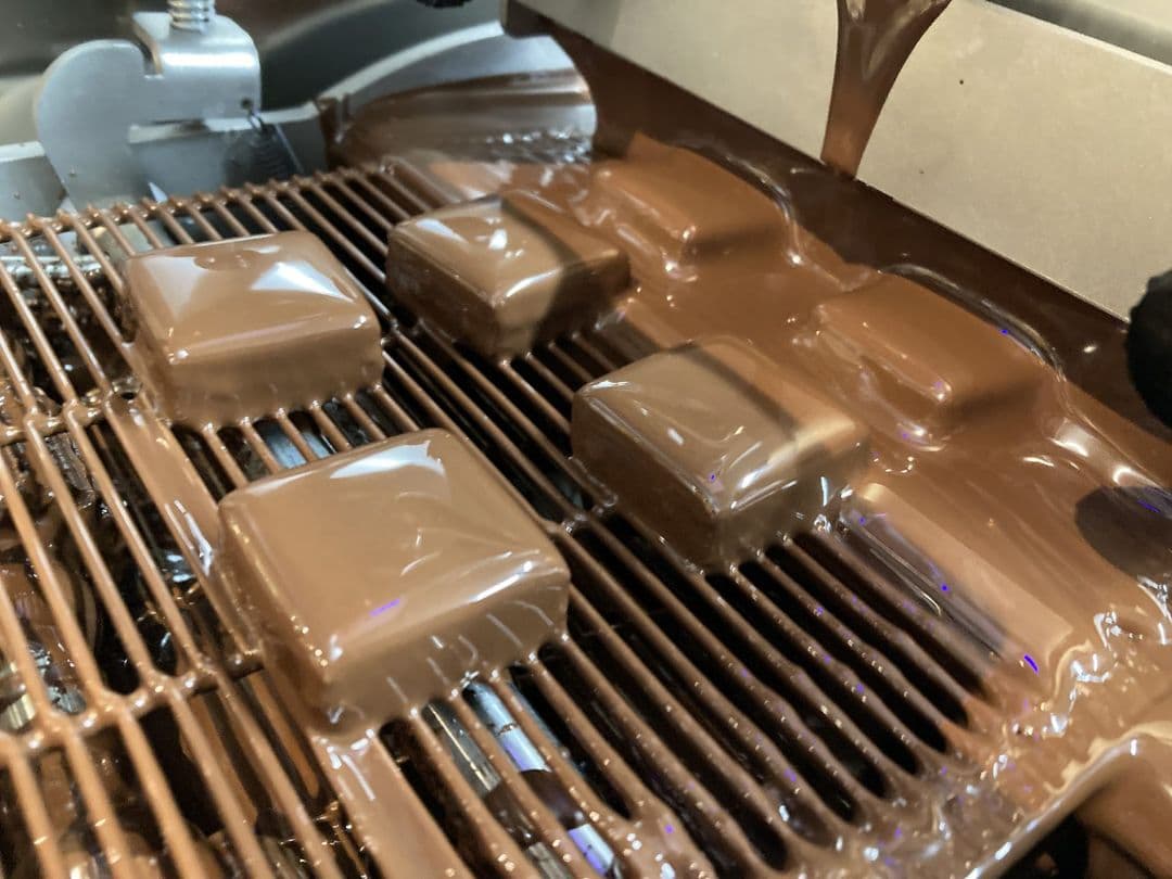 PRIMA10 テンパリングマシン　エンローバー　チョコレート