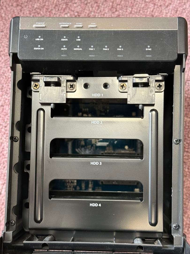 Logitec 4BAYハードディスクケースLHR-4BNHEU3中古