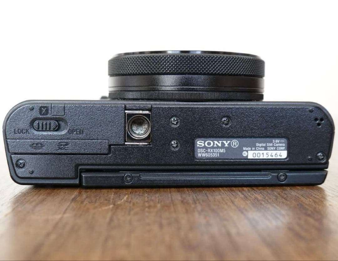 Sony Cyber-Shot DSC-RX100M5 元箱 付属品ソニー