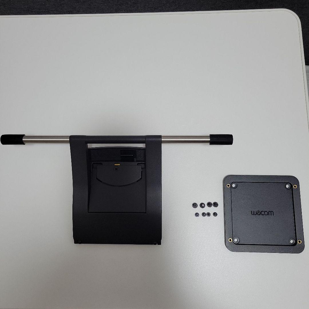 Wacom Cintiq16 15.6インチ スタンド付 DTK1660Kワコム