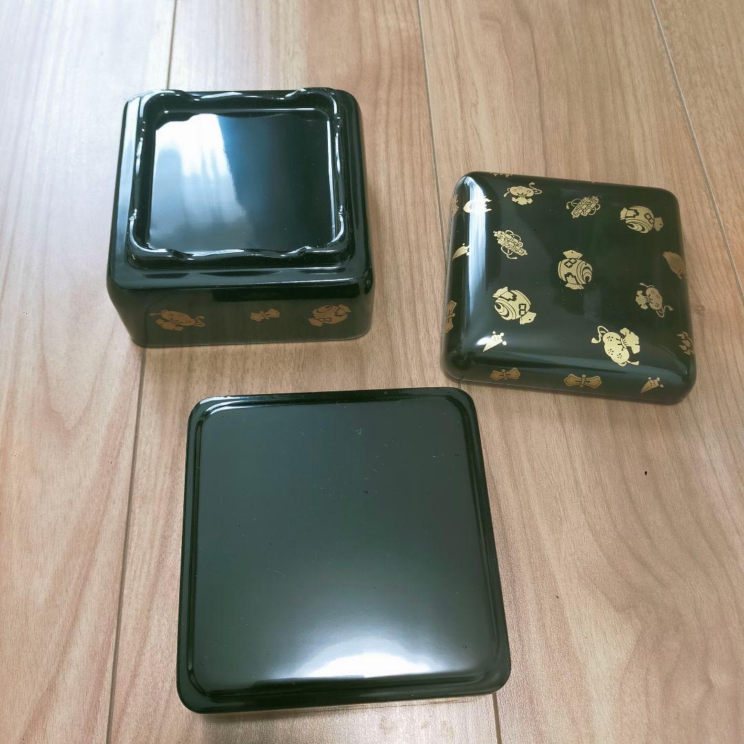 会津塗 黒色のミニ重箱 二層 金色模様