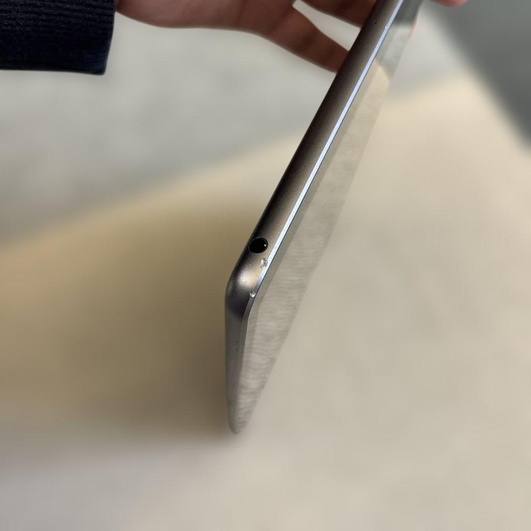 iPad (第9世代) 10.2インチ Wi-Fiモデル　スペースグレー