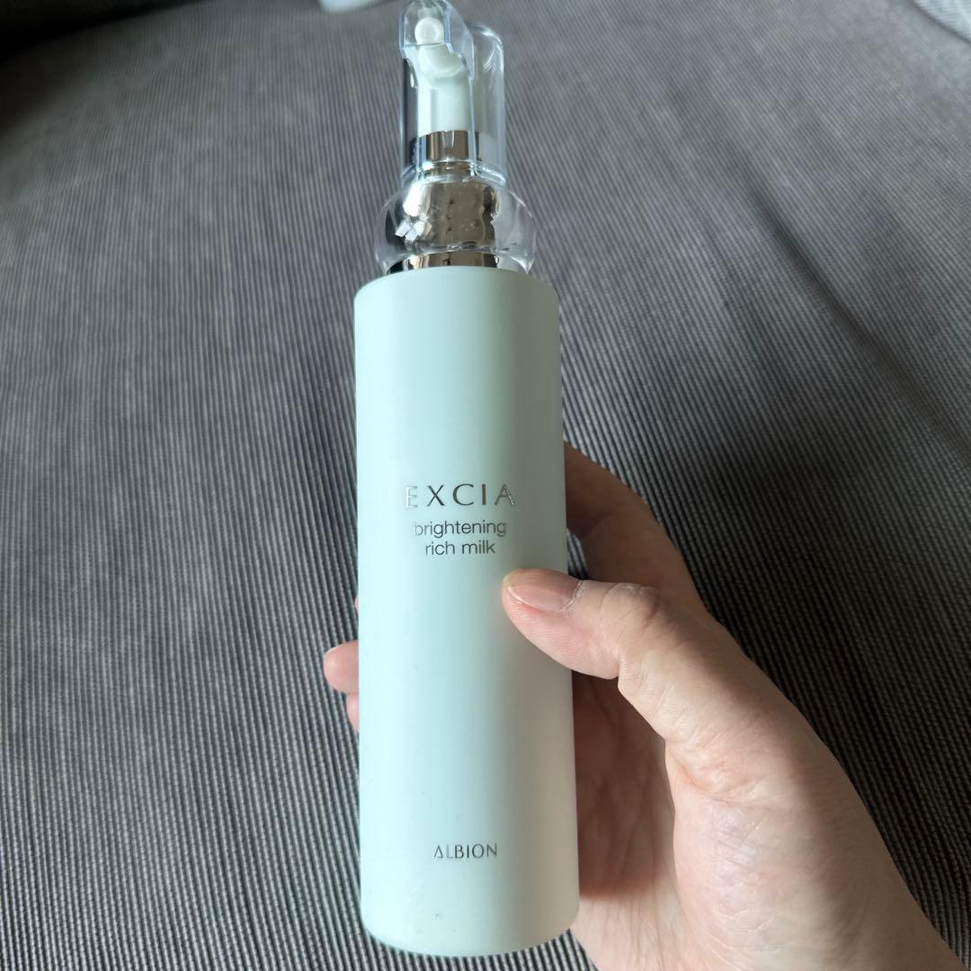 美容液 EXCIA Brightening Rich Milk 200ml