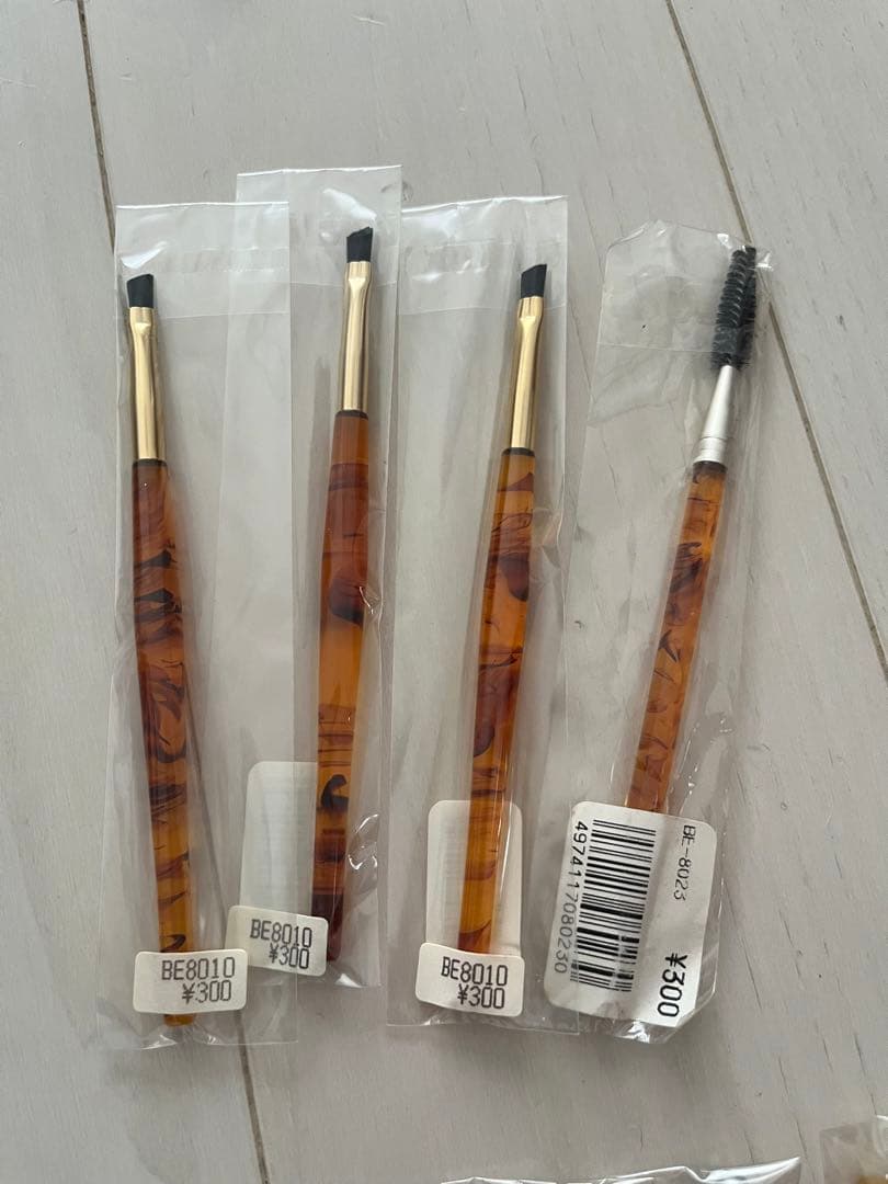 化粧道具　よりどり5点550円から購入可能
