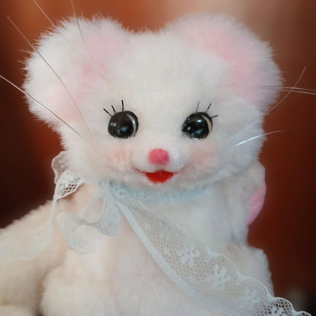 作家様　白ねこちやん　ぬいぐるみ