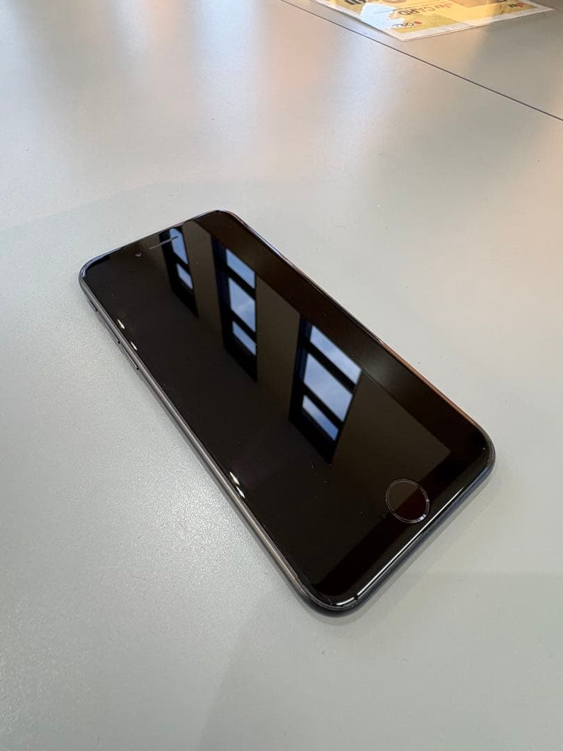 [程度良]iPhone SE3 (第3世代) SIMフリー 箱付き 純正ケーブル