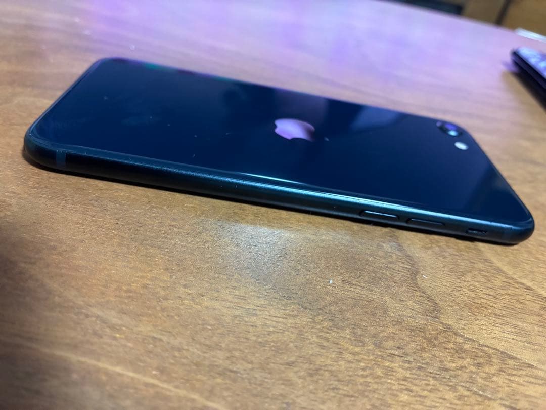 Apple iPhone SE 第3世代　ブラック 本体　64GB