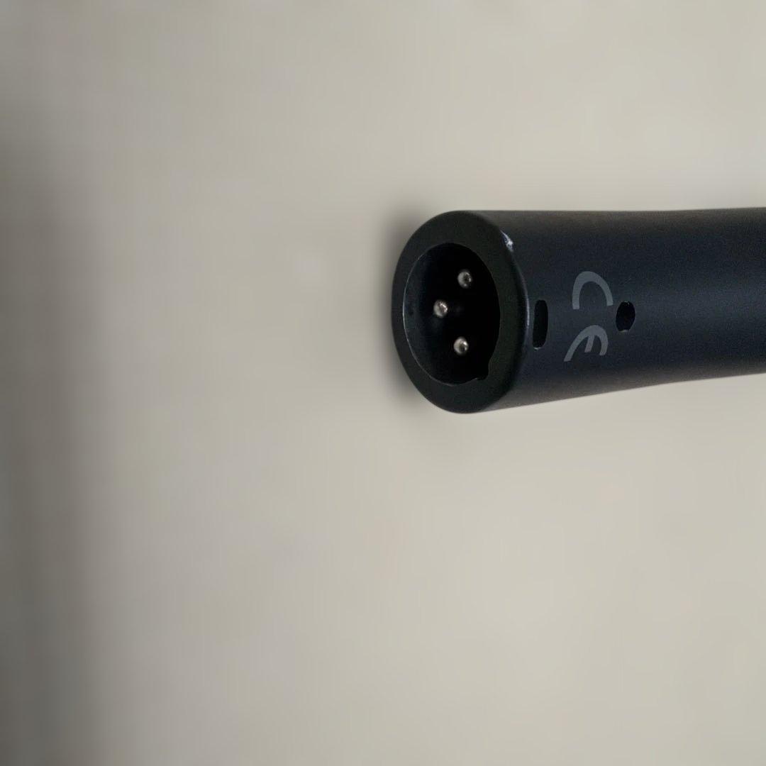 SHURE SM58 ダイナミックマイク 本体とホルダー