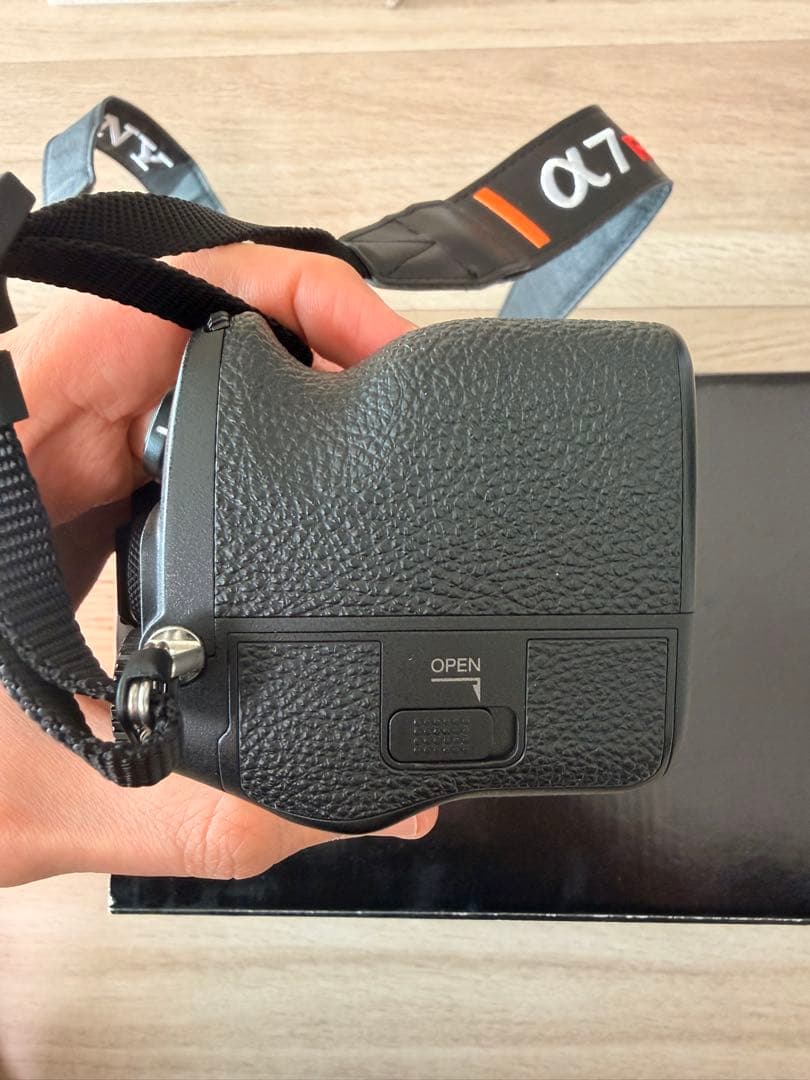 SONY α7RV ボディ　元箱・カメラバッグ付