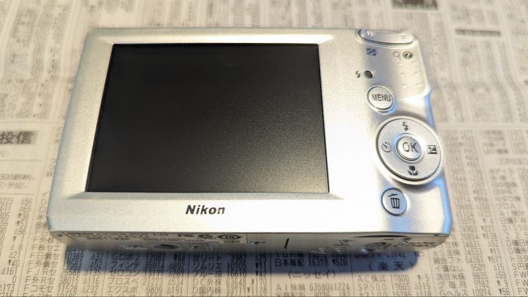 Nikon COOLPIX L19 コンパクトデジタルカメラ単3乾電池 動作品