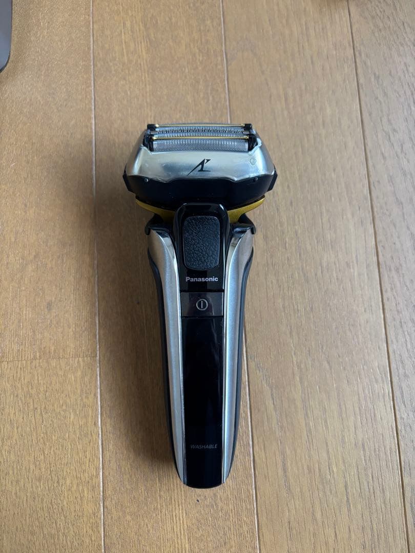 Panasonic ラムダッシュ５枚刃　メンズシェーバー　ES-CLV9EX