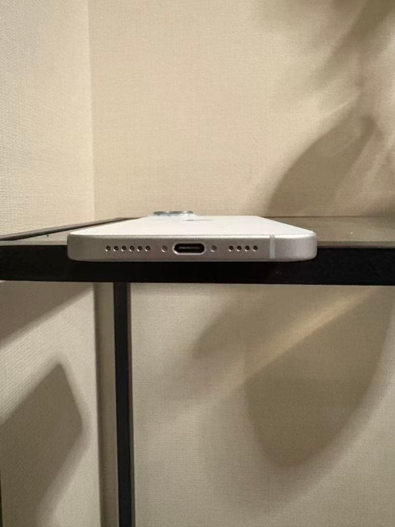 [オマケ付き] iPhone 15 plus 256GB ギス有り品