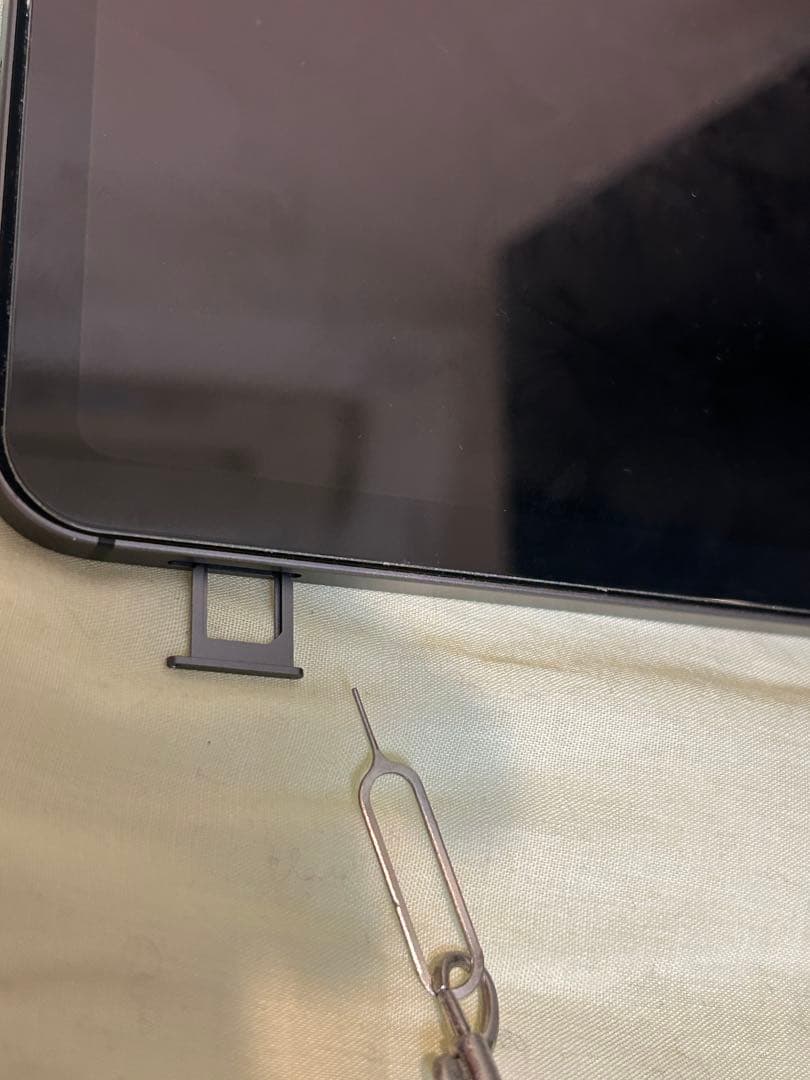 iPad Air 4 Wi-Fi + Cellular SIMフリー 画面割れ有