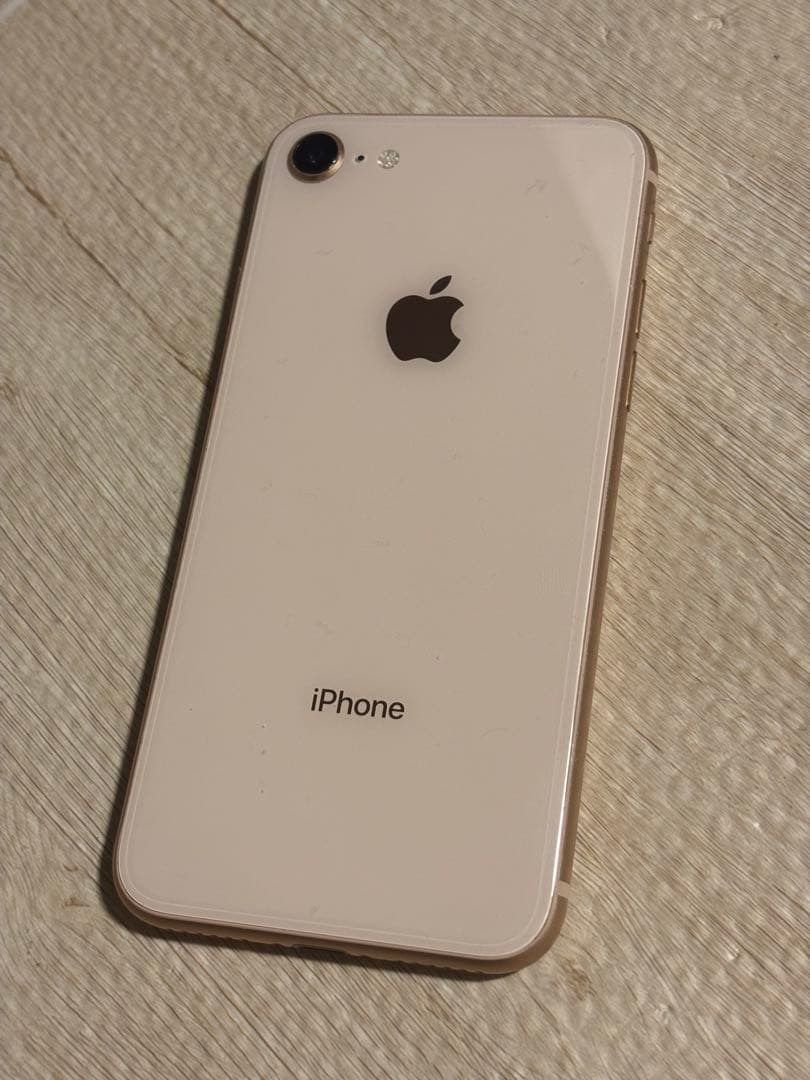 iPhone 8 64GB ゴールド（白／バッテリー100％）