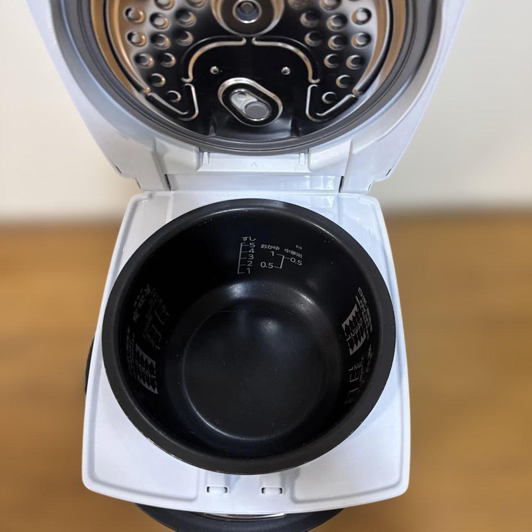 三菱　炊飯器　5.5合炊き　NJ-VEC10-H 2022年製