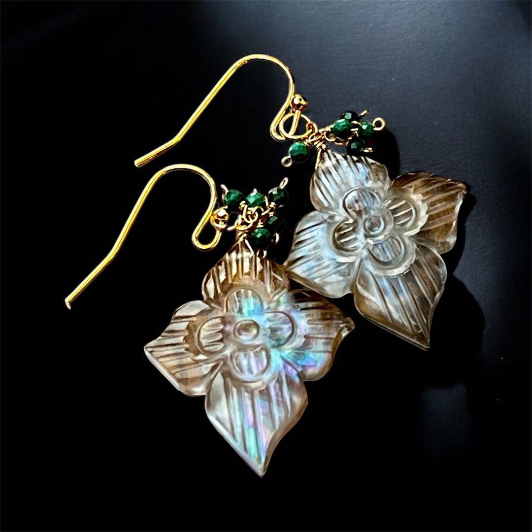SALEタイガーアイ×MOP×水晶 ダブルフラワートリプレットピアス