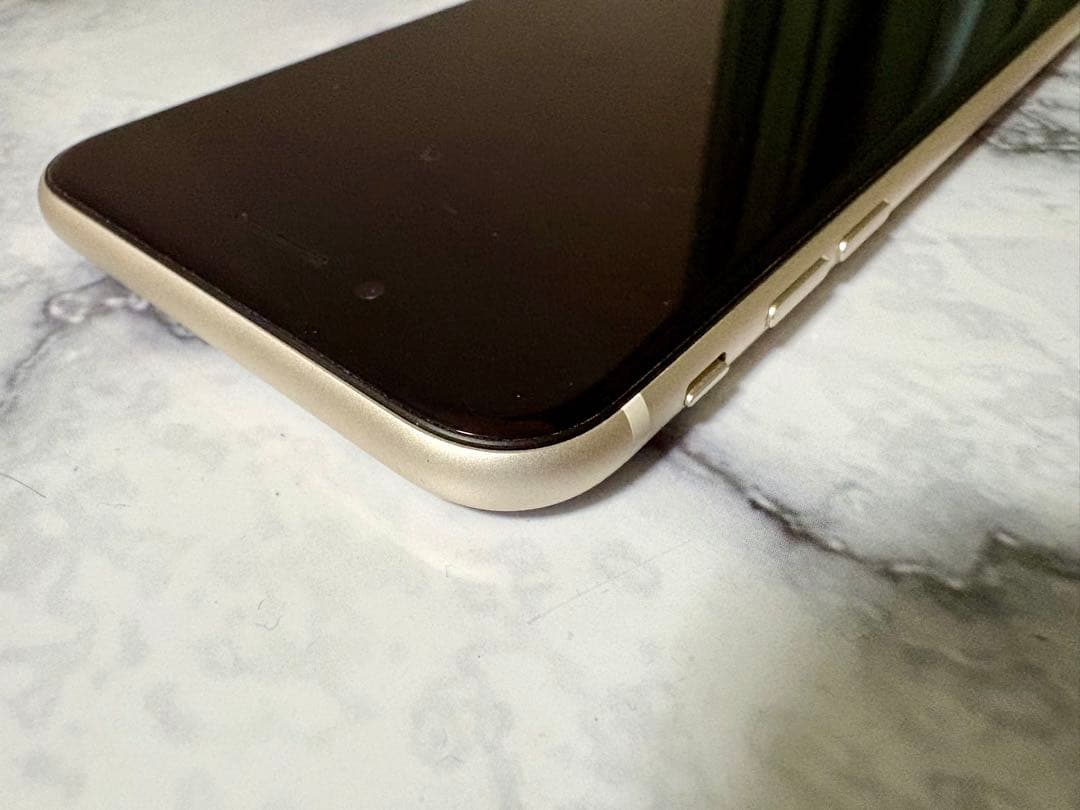 【美品】iPhoneSE 第3世代 64G スターライト SIMフリー