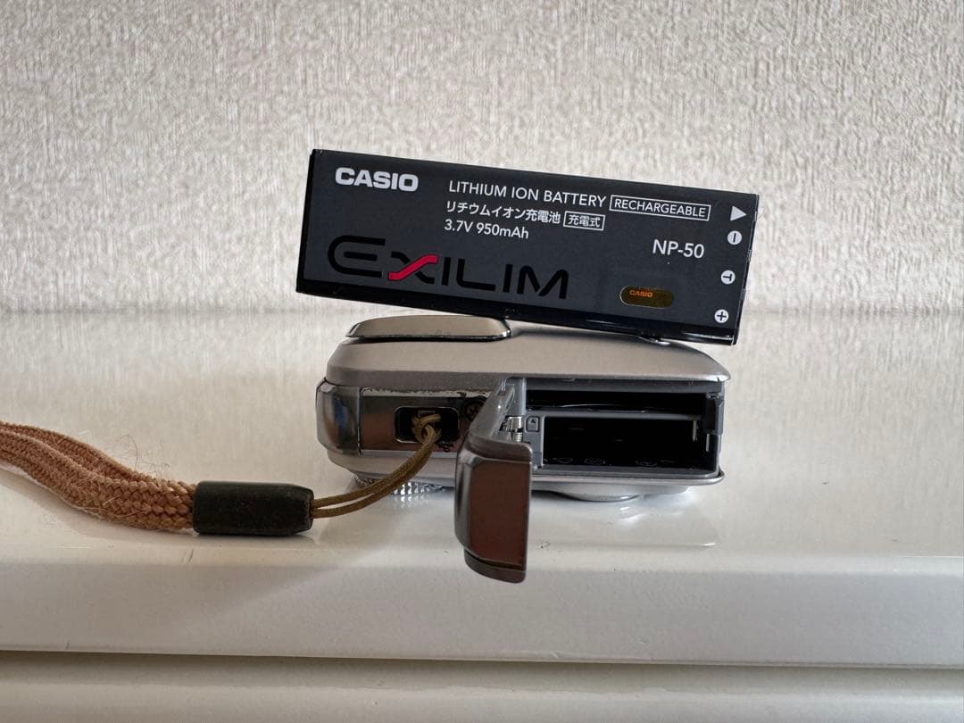 CASIO EXILM .EX-Z40 .EX-V8 2台⭕️ジャンク品⭕️