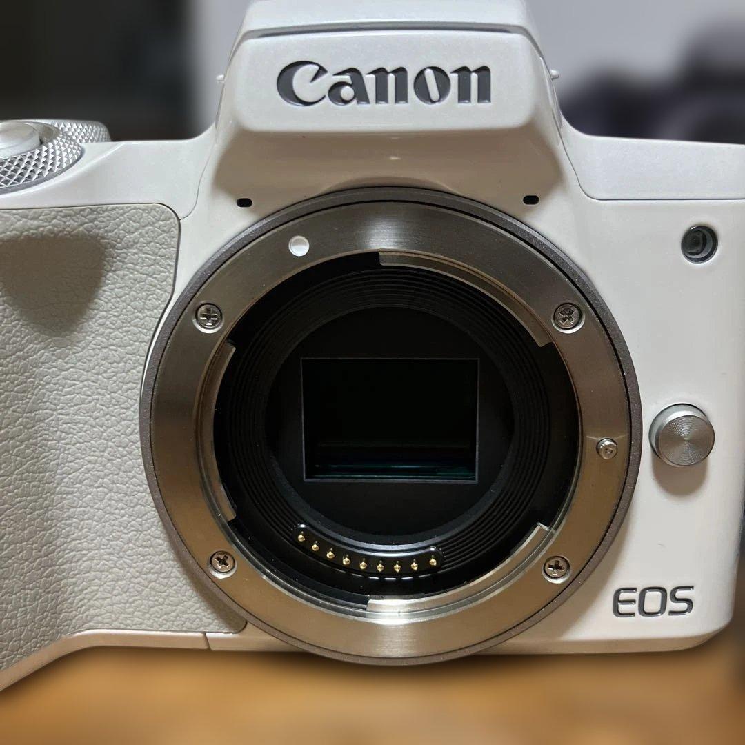Canon EOS kistM ダブルズームセット ホワイト ミラーレスカメラ