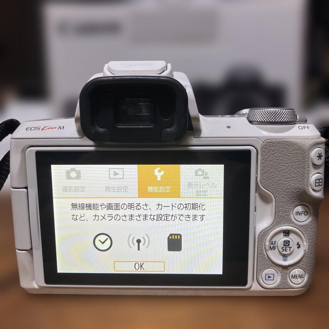 Canon EOS kistM ダブルズームセット ホワイト ミラーレスカメラ