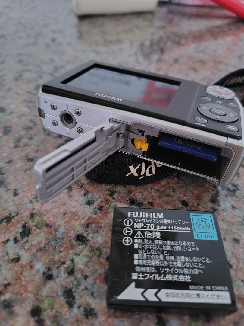 【良品】FUJIFILM FinePix F40fd デジタルカメラ