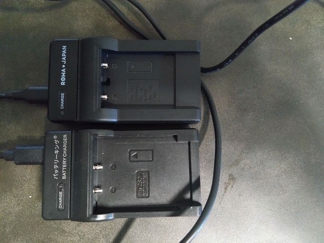 オールド コンパクト デジカメ まとめ　3台　CASIO　富士フィルム　充電器付