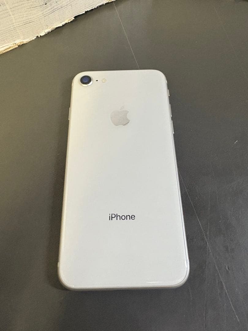 iPhone8 本体　①