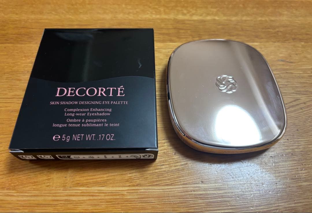 DECORTÉ スキンシャドウデザインアイパレット01