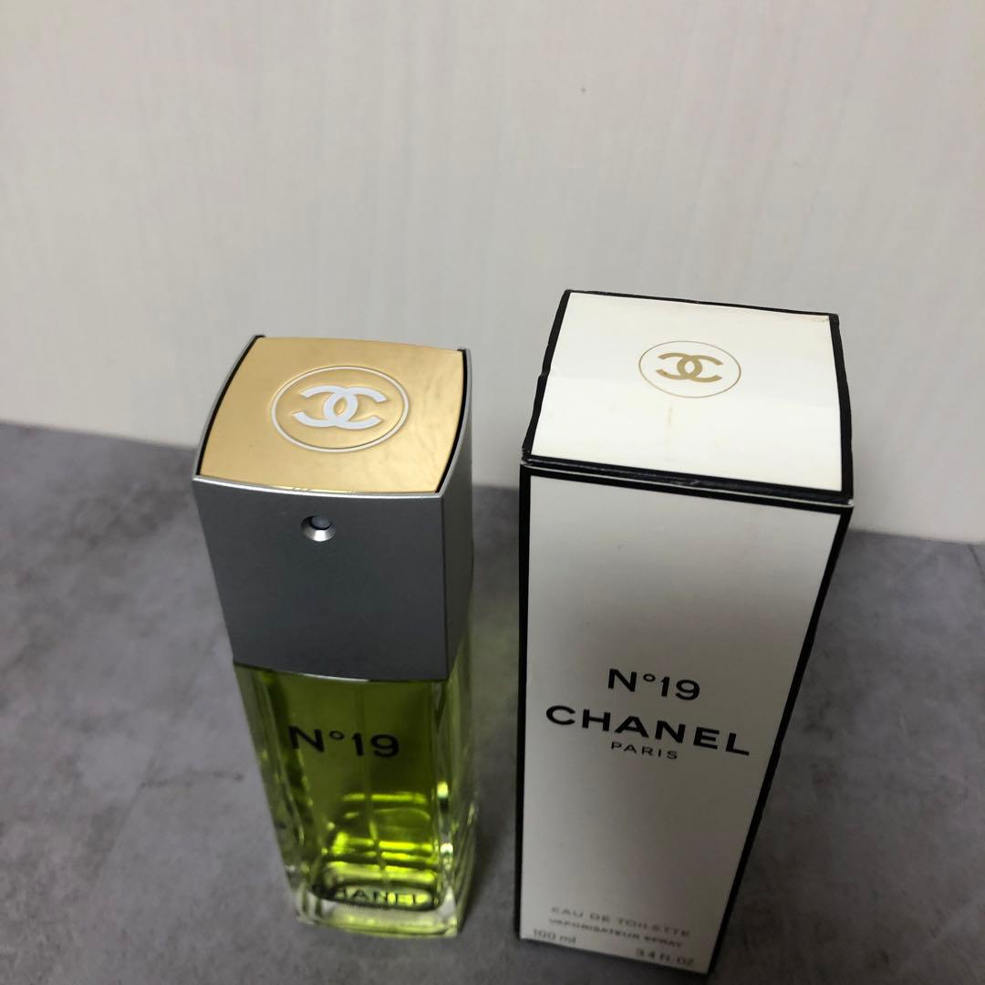 新品未使用　シャネル N°19 オードトワレ　ヴァポリザター　香水　100ml