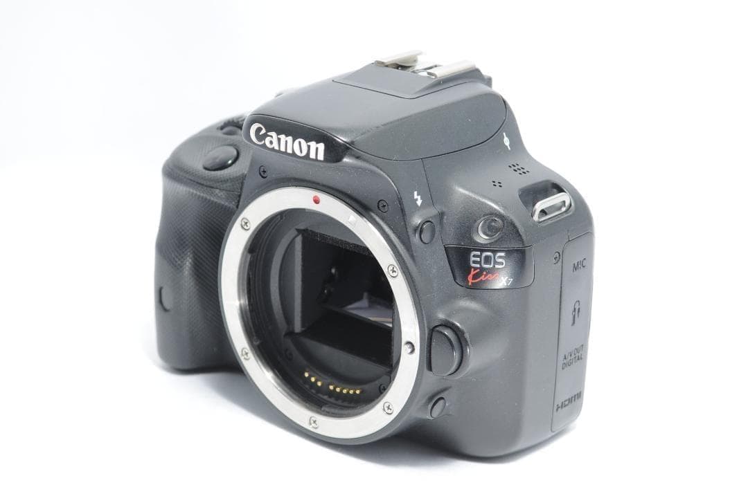 お子様を綺麗に残す❤️Canon Kiss X7✨小型・軽量で届いてすぐ使える