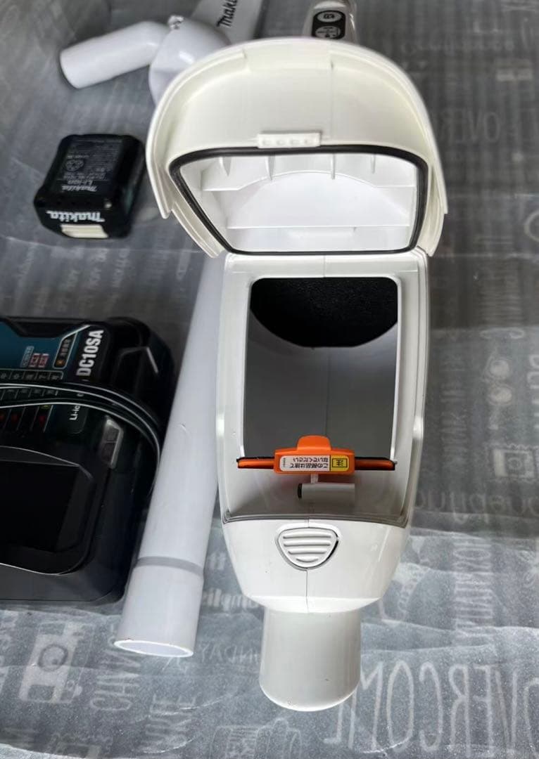 マキタ　充電式 クリーナ CL 107 FD 動作確認済み