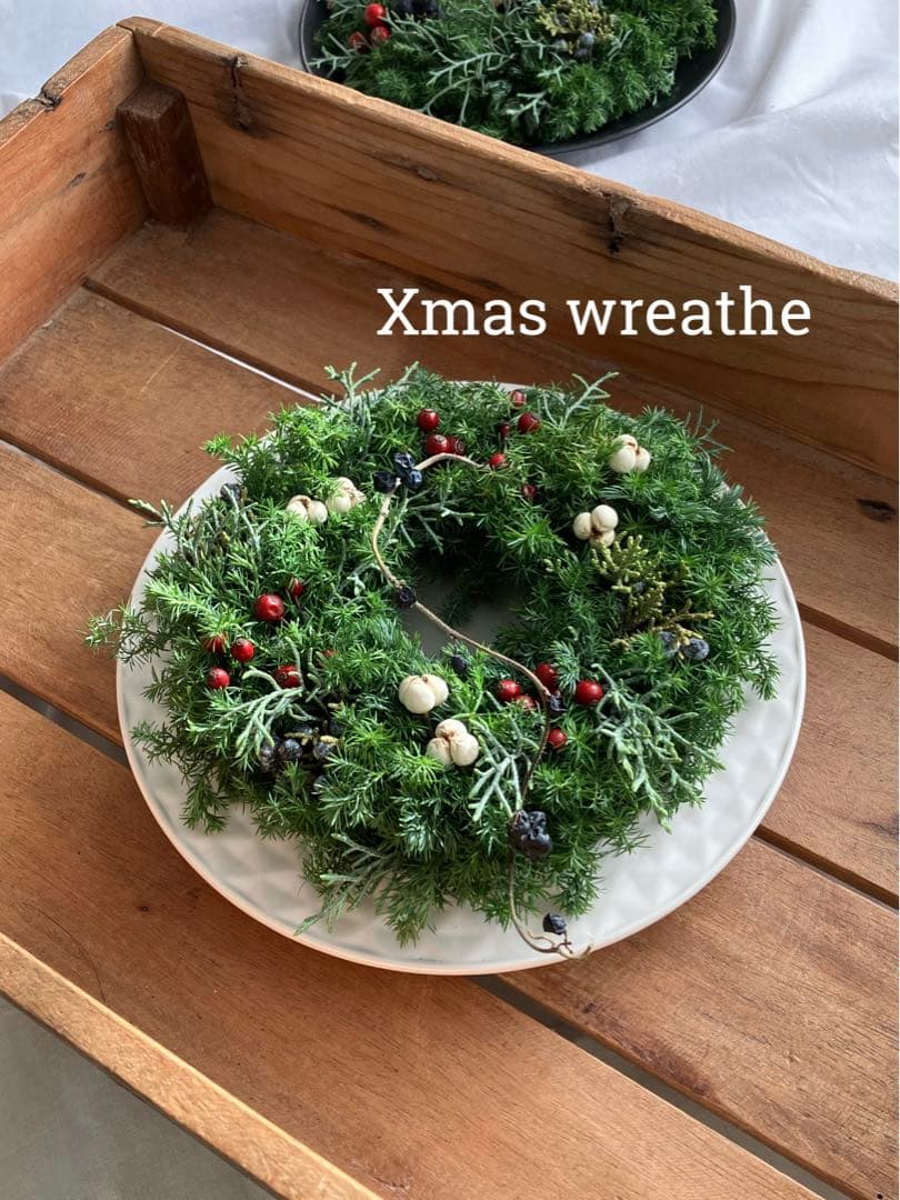 コニファーグリーンと木ノ実のクリスマスリース✴︎冬リース