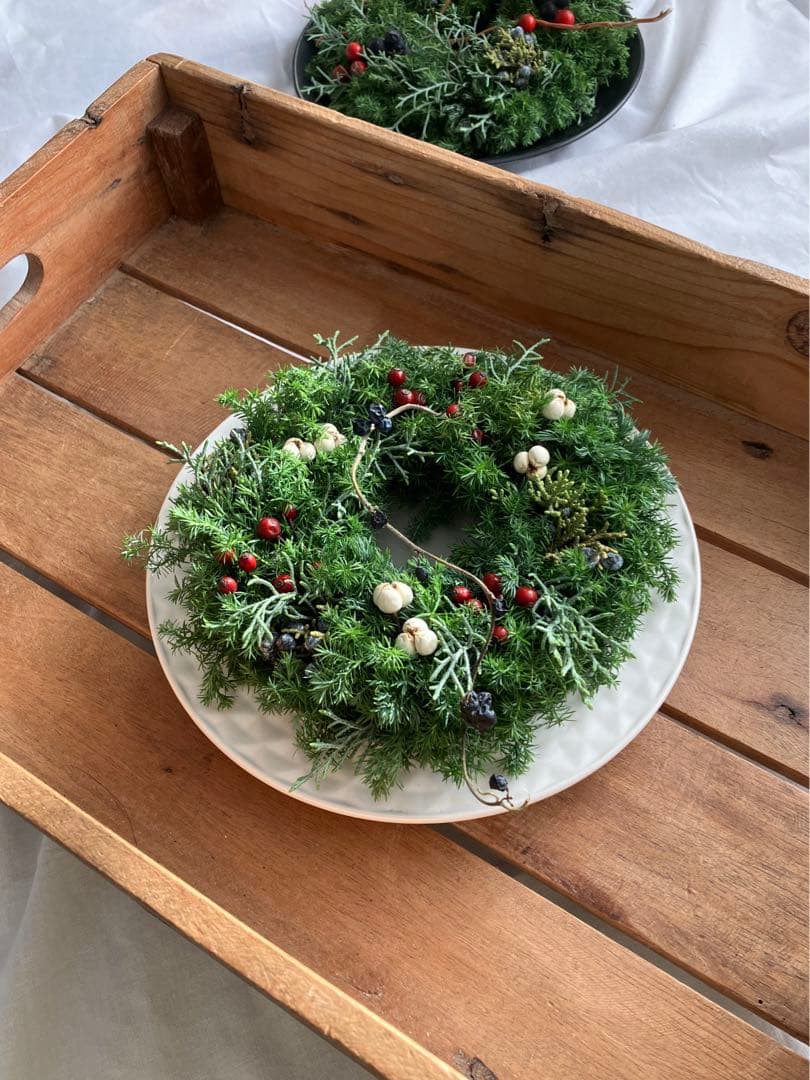コニファーグリーンと木ノ実のクリスマスリース✴︎冬リース