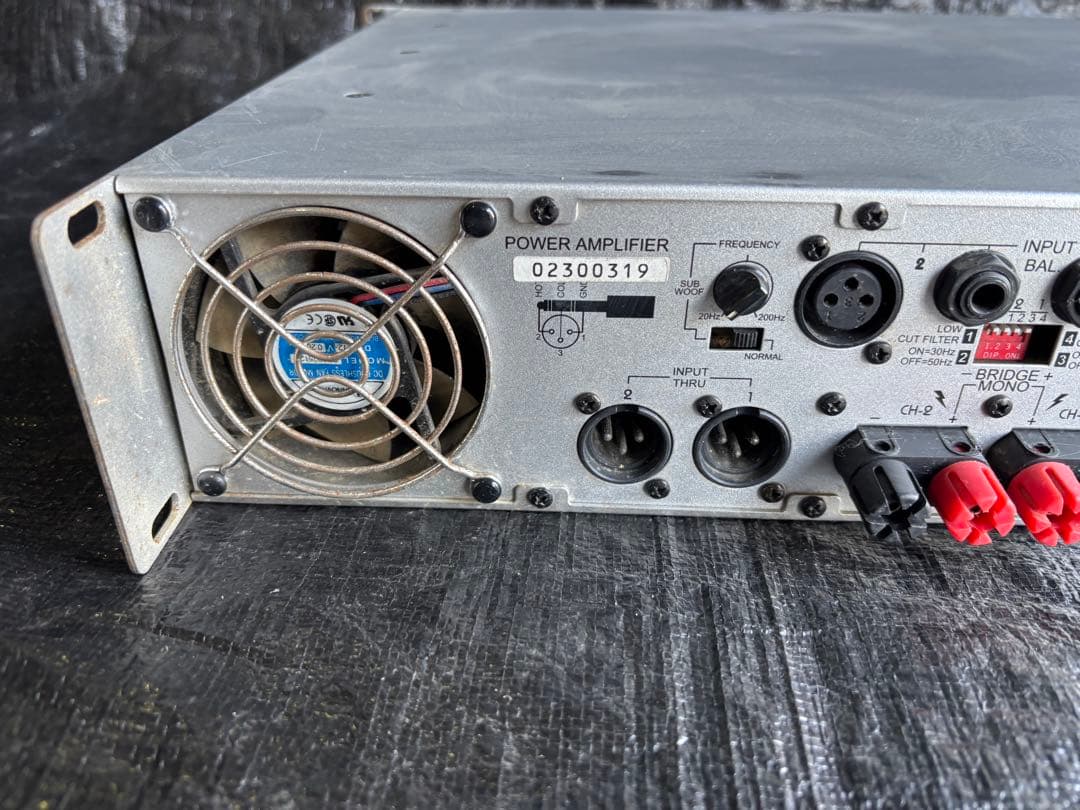 American Audio V3000plus パワーアンプ　2