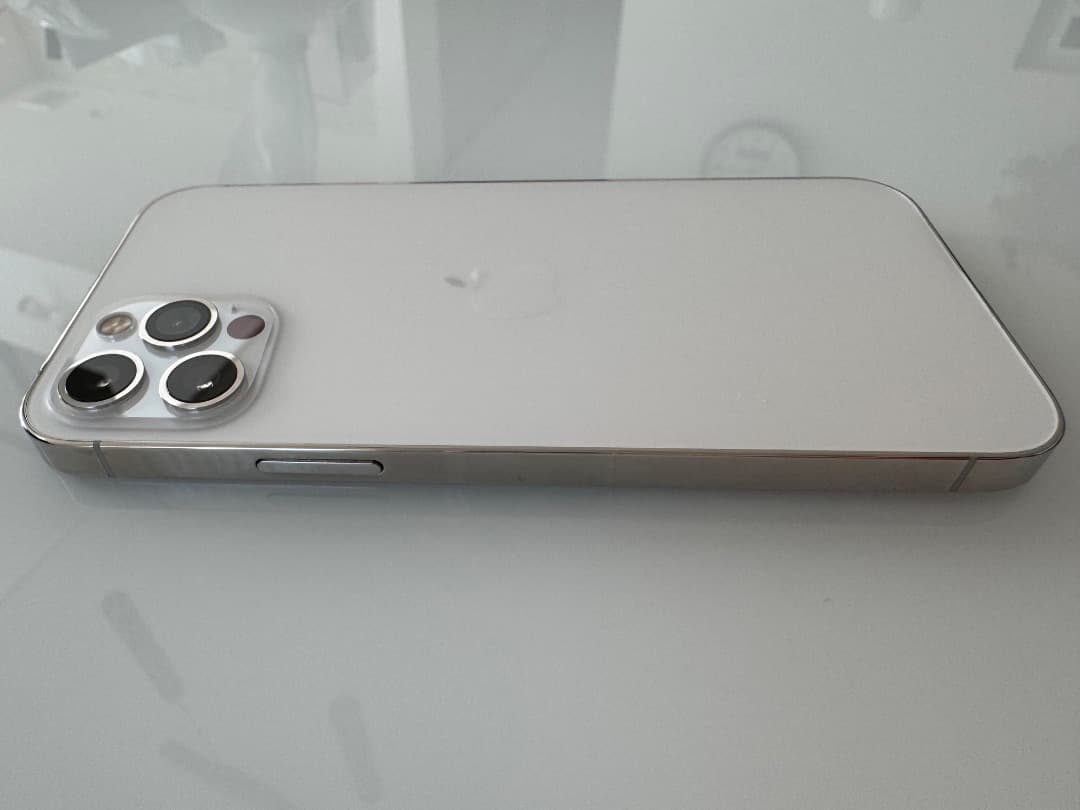 Apple iPhone 12 Pro シルバー 256GB SIMフリー