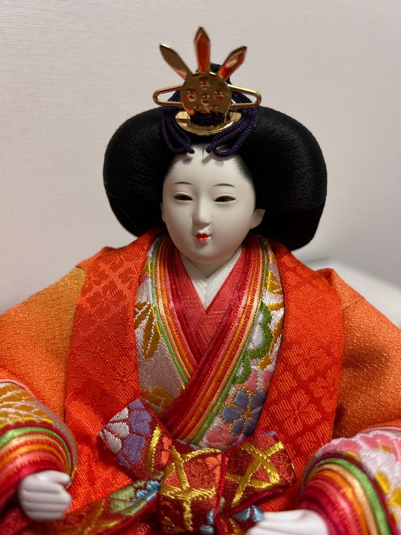 日本人形 伝統的な和服