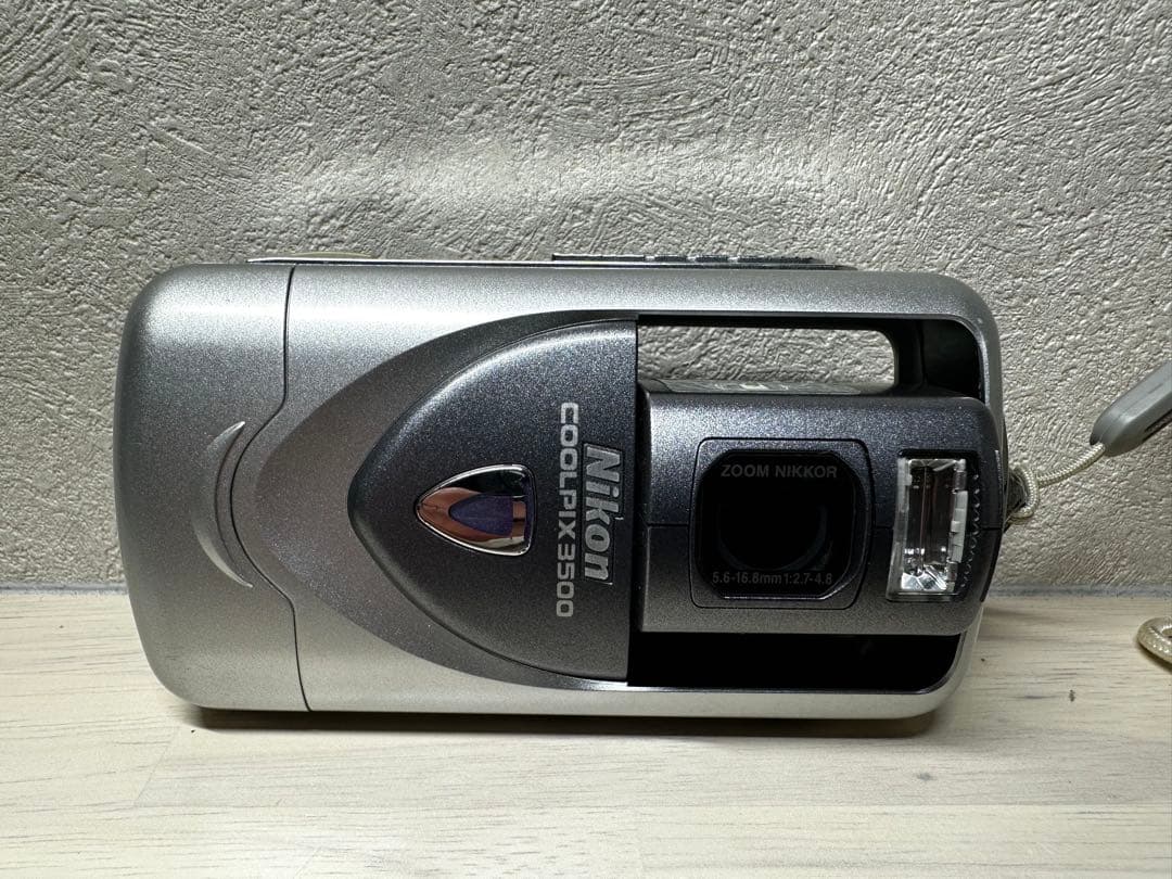 美品【完動品】NIKON 3500 COOLPIX シルバー CFカード
