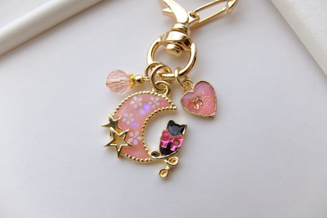 ツキとネコのキーホルダー＊ハンドメイド