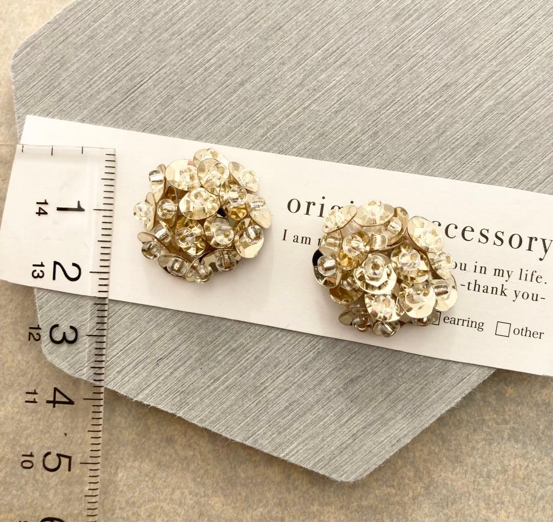 999.ビーズ刺繍ピアス　イヤリング