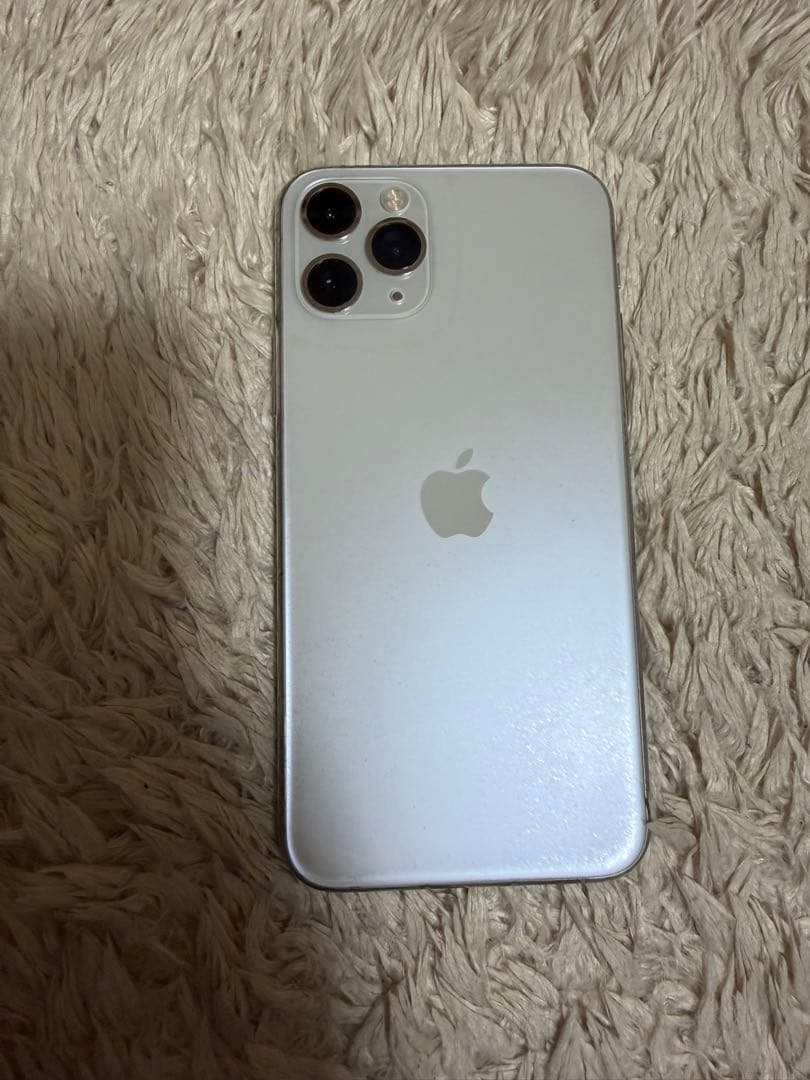 Apple iPhone 11 Pro シルバー 本体！