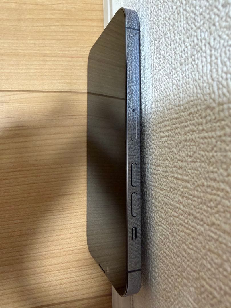 スマートフォン 本体　13pro 256GB