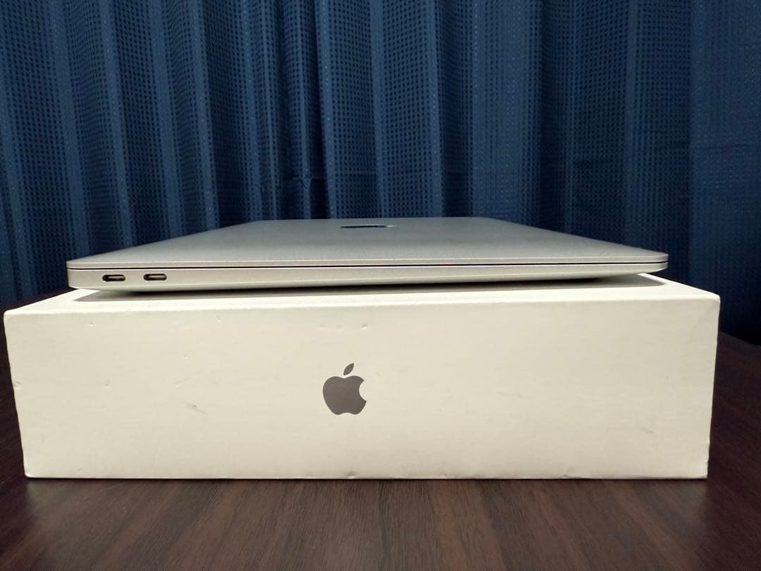 MacBook Air 2020 i3 256GB 美品 充電258回