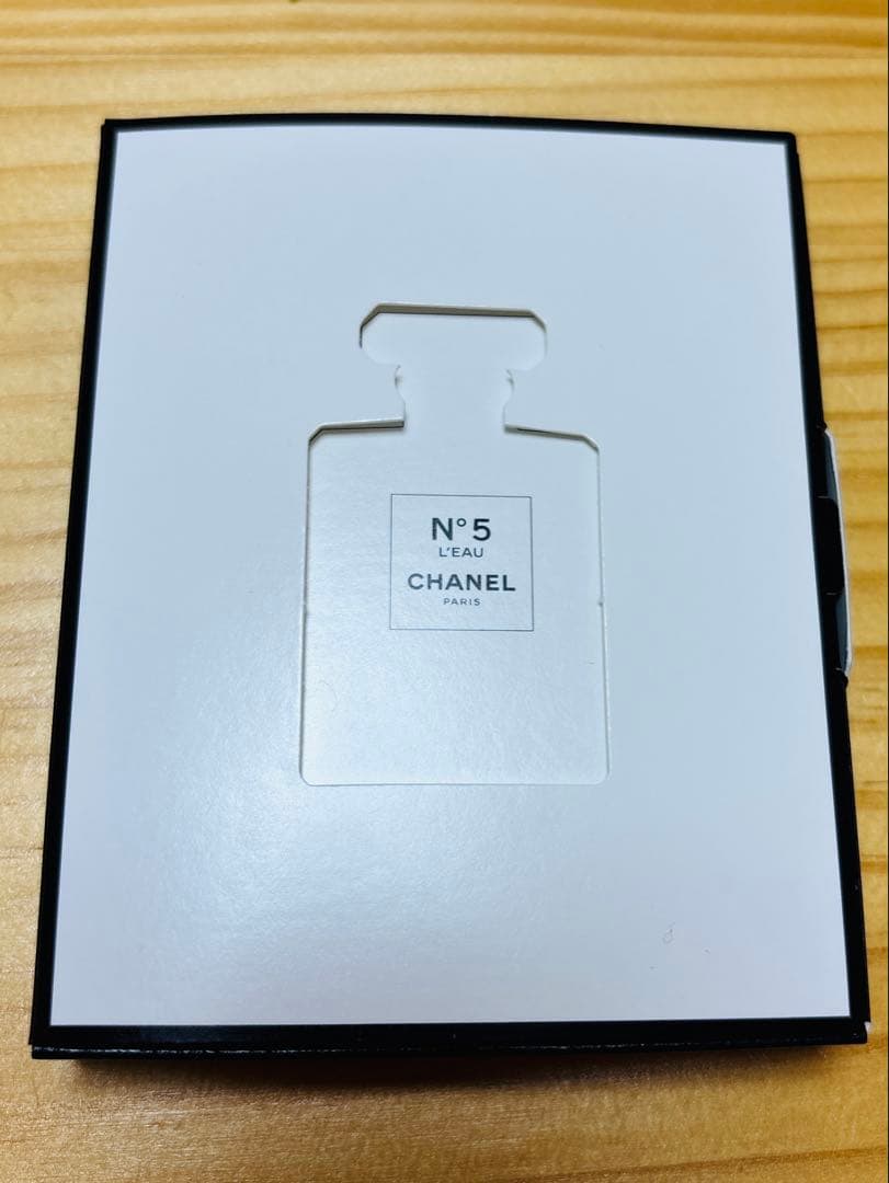 CHANEL N°5 香水 サンプル　缶バッジ　チャーム　ノベルティ　セット
