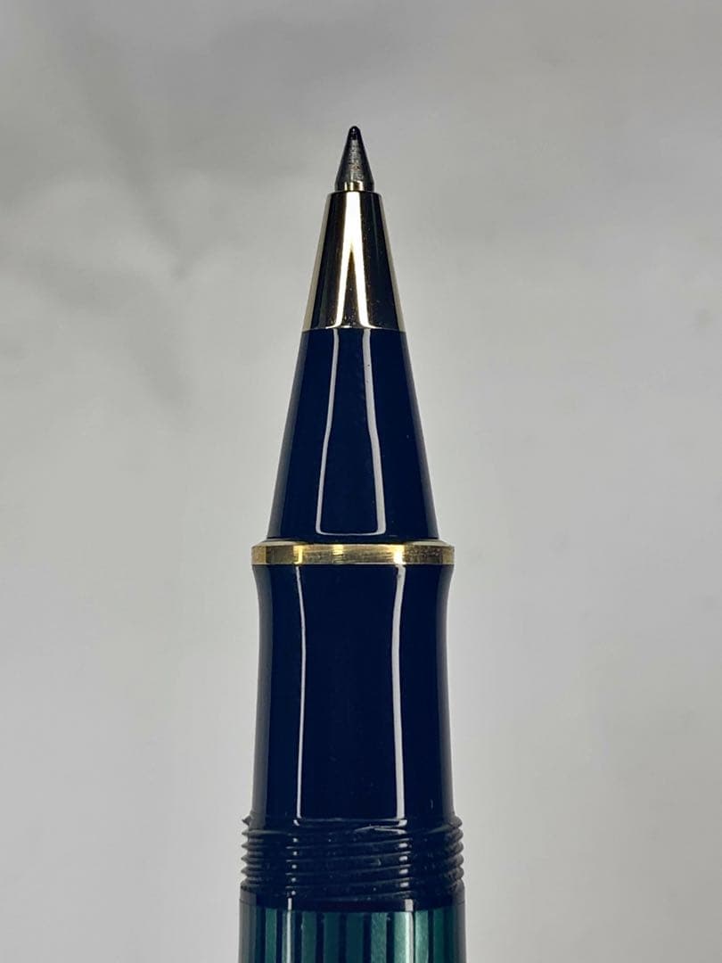 Pelikan スーベーレーンR800ローラーボール[緑縞]