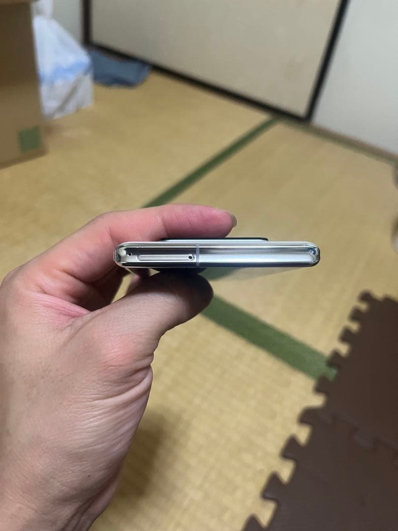 AQUOS R6 ホワイト スマートフォン本体