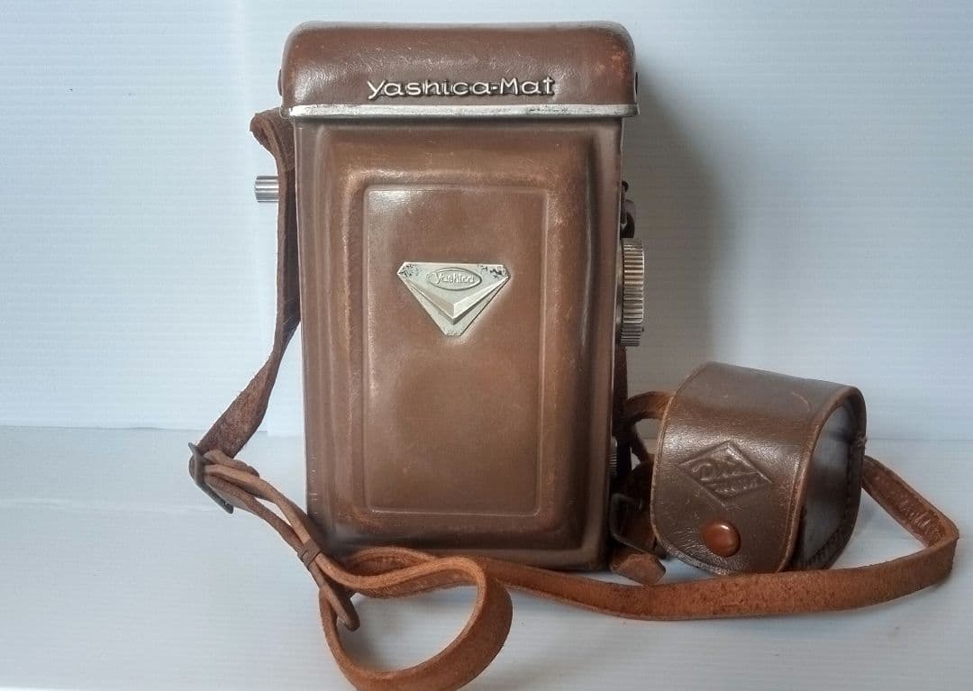 Yashica-Mat　二眼レフカメラ　専用ケース付き　レトロ　ヤシカ