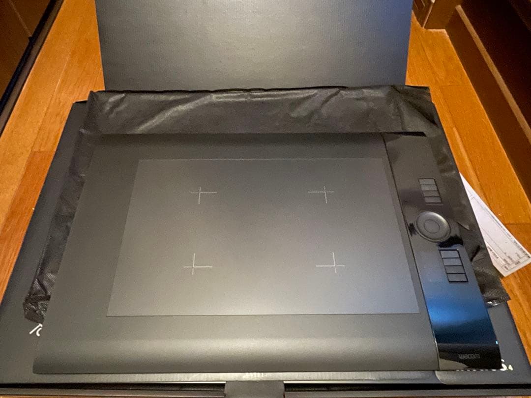 新品 プロフェッショナルペンタブレット Intuos4 PTK-840
