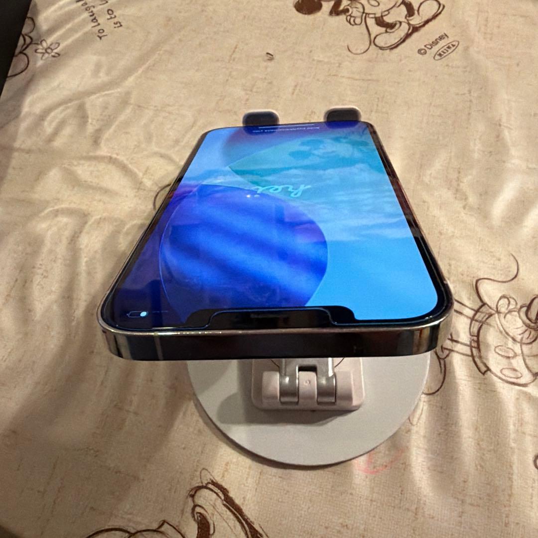 夢*様 Apple iPhone 12 Promax SIMフリー　ホワイト 本